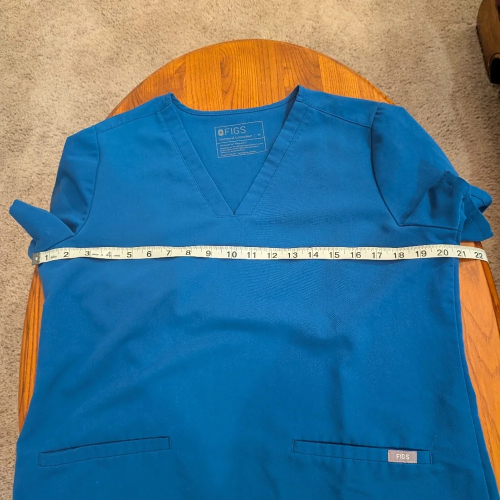 FIGS Blue Scrubs Set - Size M - Picture 3 of 10